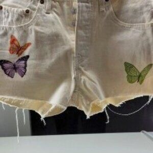Levi's junior white shorts size W27
